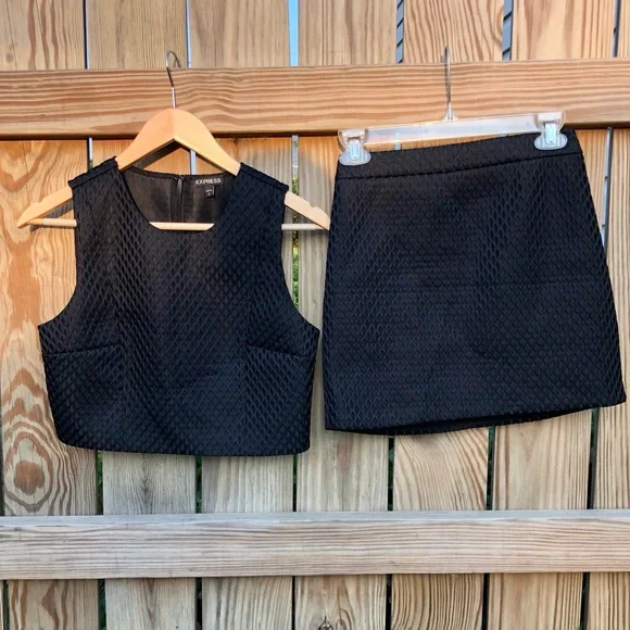 Express cut out mini skirt set Cropped Diamond Textured Sz. Small - Picture 12 of 13